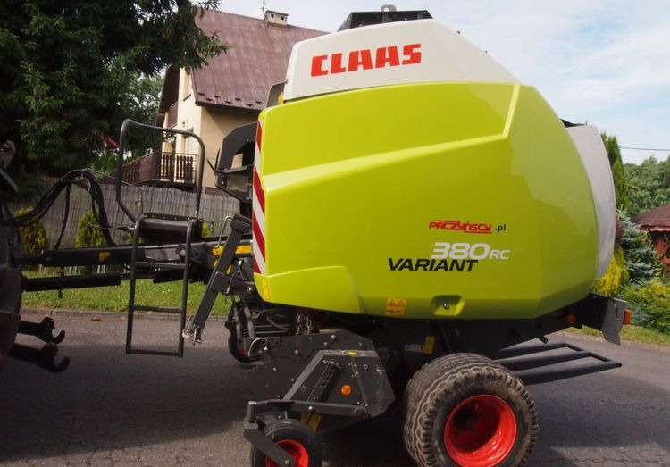 Prasa Claas VARIANT 380 RC  2014 Prasa rolująca z nożami i opuszczana podłoga - Ruloninis presas: foto 4 Prasa Claas VARIANT 380 RC  2014 Prasa rolująca z nożami i opuszczana podłoga - Ruloninis presas: foto 4