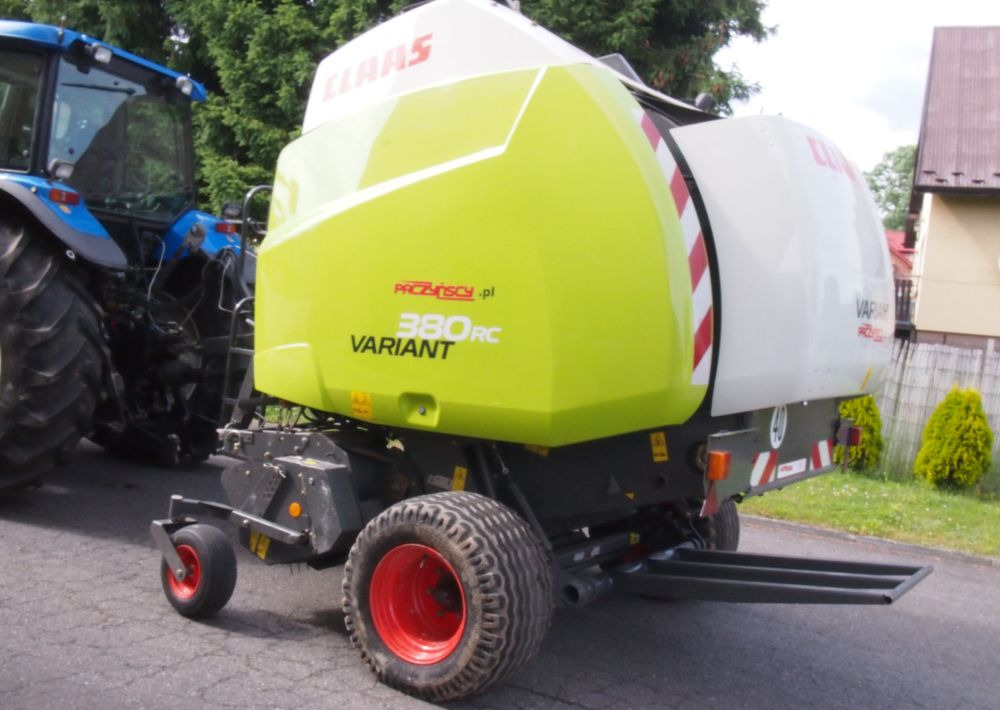Prasa Claas VARIANT 380 RC  2014 Prasa rolująca z nożami i opuszczana podłoga - Ruloninis presas: foto 2 Prasa Claas VARIANT 380 RC  2014 Prasa rolująca z nożami i opuszczana podłoga - Ruloninis presas: foto 2