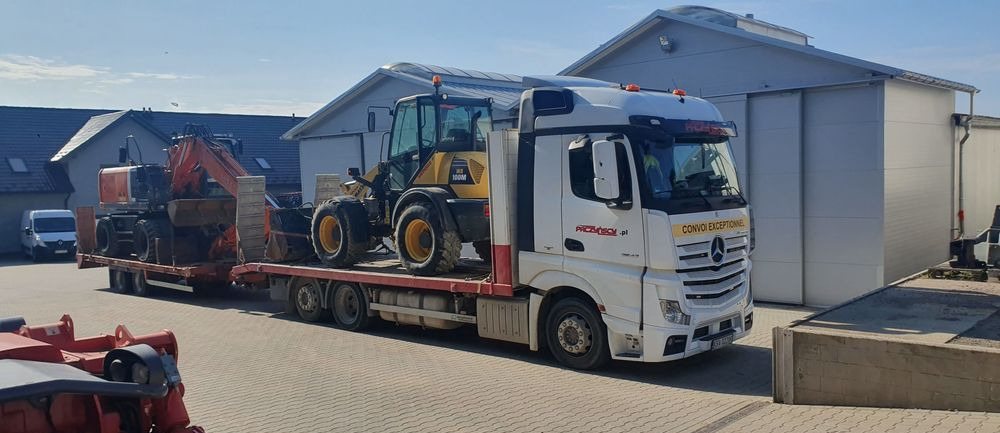 Samochód Mercedes Actros Usługi transportowe maszyn - Autovežis sunkvežimis: foto 1 Samochód Mercedes Actros Usługi transportowe maszyn - Autovežis sunkvežimis: foto 1