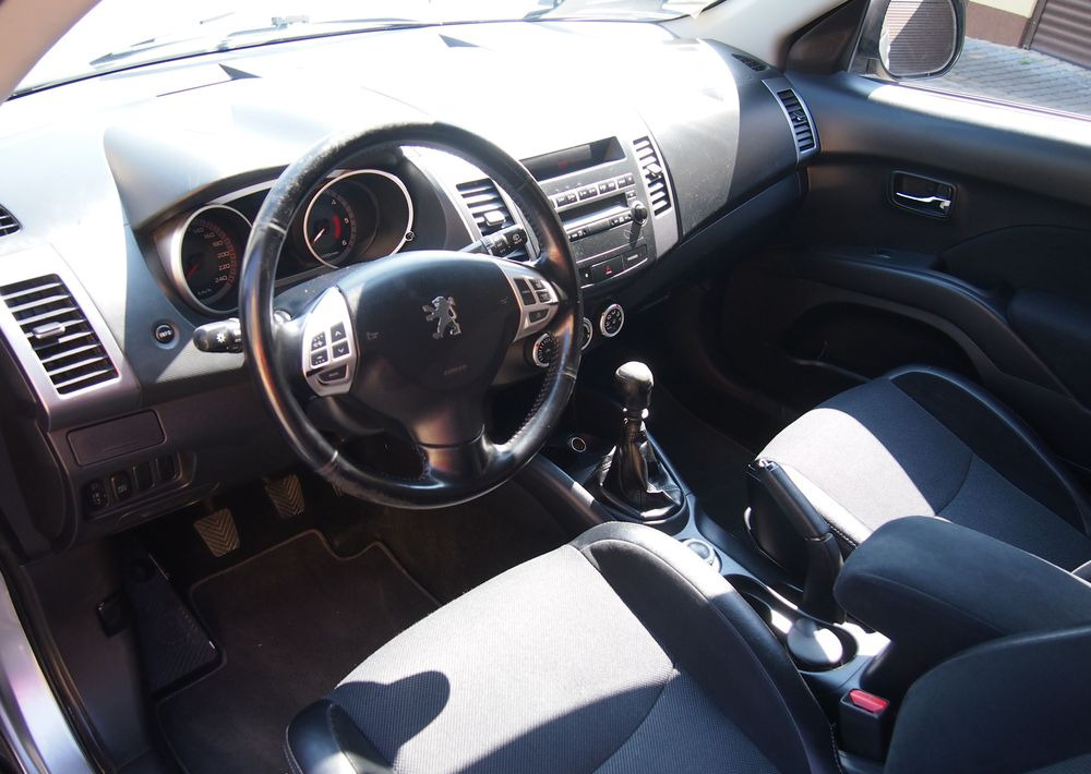 Lengvasis automobilis Samochód Peugeot 4007 2,2 HDI 7-osobowy 2009 Peugot 4007 7-osobowy 4x4: foto 16