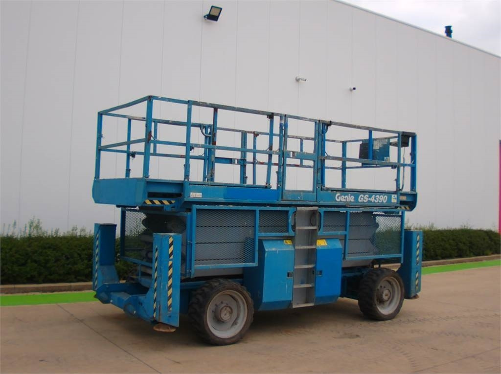 Genie GS4390RT - Žirklinis keltuvas: foto 2 Genie GS4390RT - Žirklinis keltuvas: foto 2