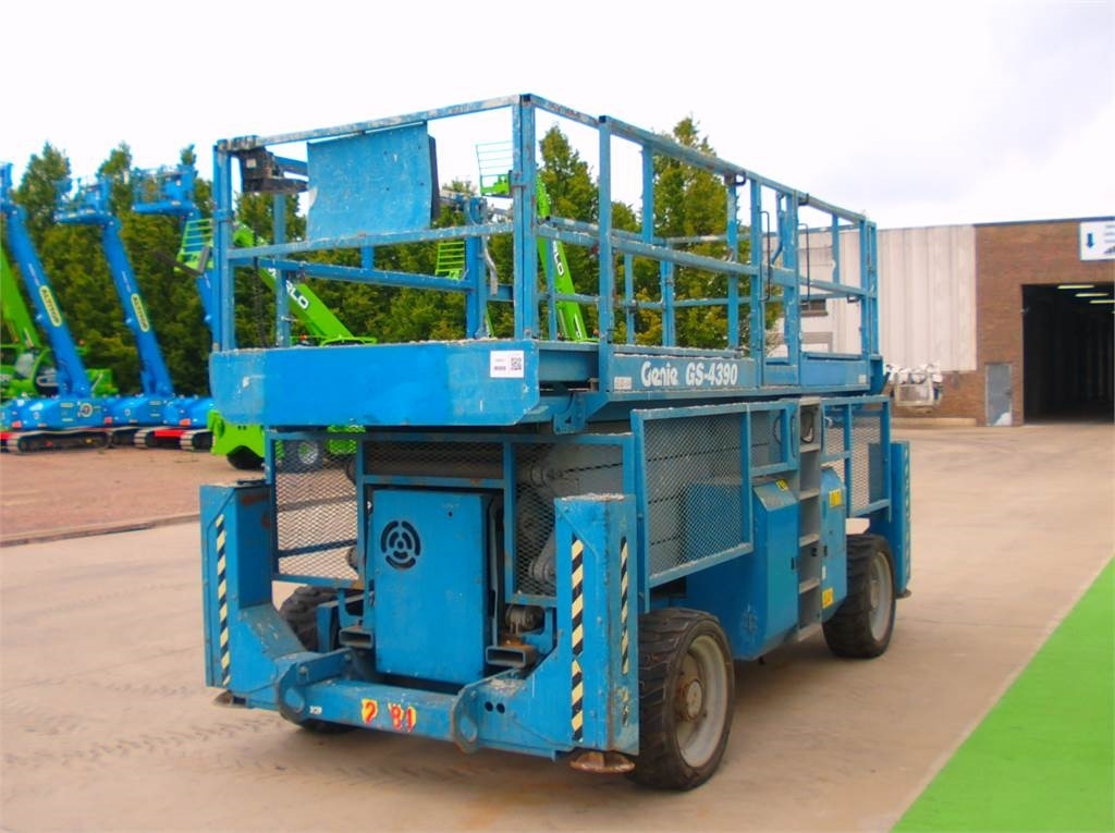 Genie GS4390RT - Žirklinis keltuvas: foto 4 Genie GS4390RT - Žirklinis keltuvas: foto 4