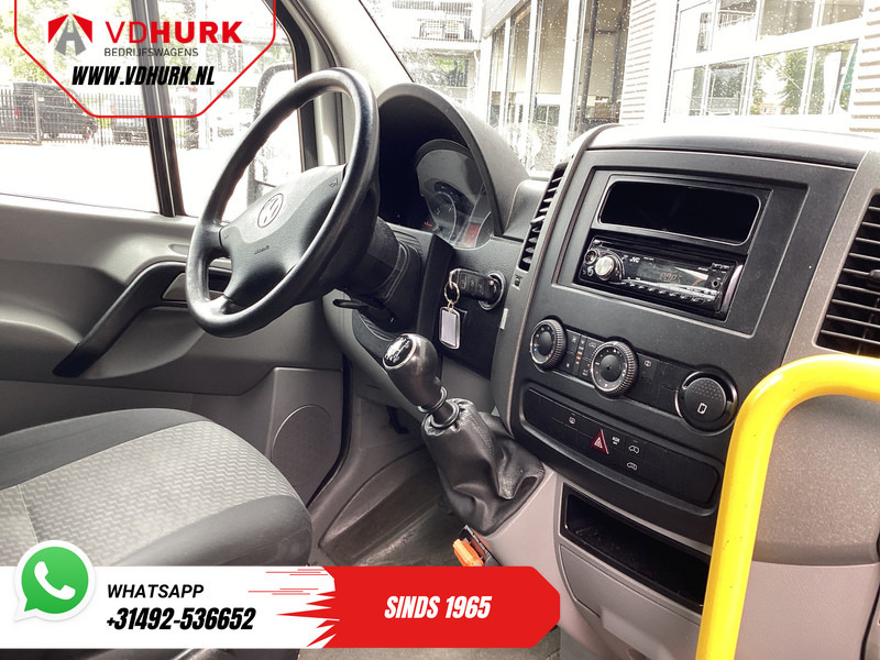 Volkswagen Crafter 35 2.0 TDI L3H2 EXPORT ONLY! €9.559 incl BTW/BPM Rolstoellift/ 9 Pers/ 9P/ Sidebars/ Rearbar/ Airco - Mikroautobusas, Keleivinis furgonas: foto 3 Volkswagen Crafter 35 2.0 TDI L3H2 EXPORT ONLY! €9.559 incl BTW/BPM Rolstoellift/ 9 Pers/ 9P/ Sidebars/ Rearbar/ Airco - Mikroautobusas, Keleivinis furgonas: foto 3