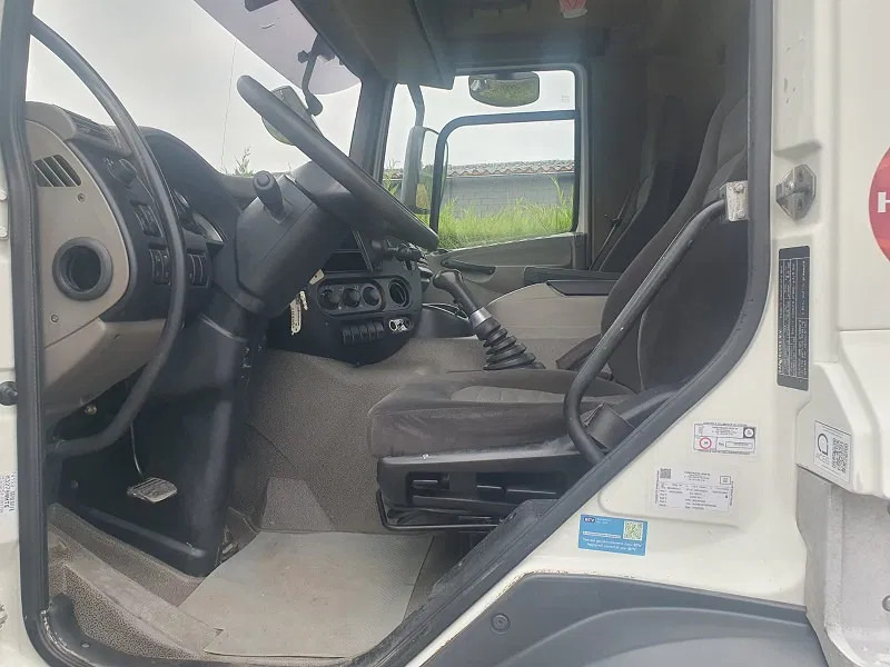 DAF CF 75.310 - Sunkvežimis su kranu: foto 4 DAF CF 75.310 - Sunkvežimis su kranu: foto 4