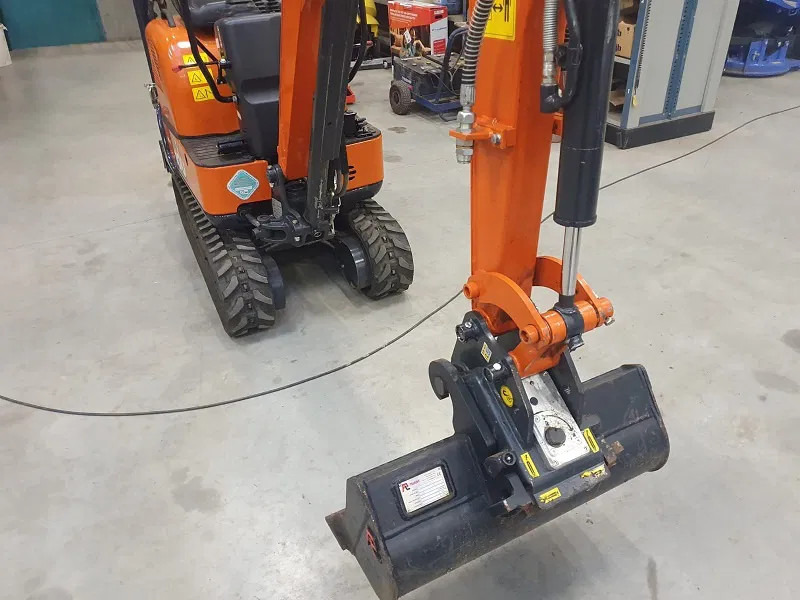 Hitachi ZX10U - 6 serie - 33 working hours - - Mini ekskavatorius: foto 2 Hitachi ZX10U - 6 serie - 33 working hours - - Mini ekskavatorius: foto 2