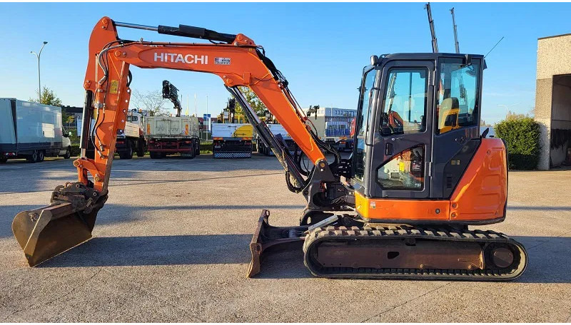 Hitachi ZX65USB-5A CLR - Vikšrinis ekskavatorius: foto 2 Hitachi ZX65USB-5A CLR - Vikšrinis ekskavatorius: foto 2