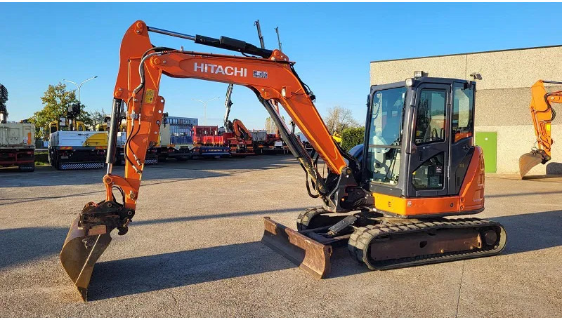 Hitachi ZX65USB-5A CLR - Vikšrinis ekskavatorius: foto 1 Hitachi ZX65USB-5A CLR - Vikšrinis ekskavatorius: foto 1