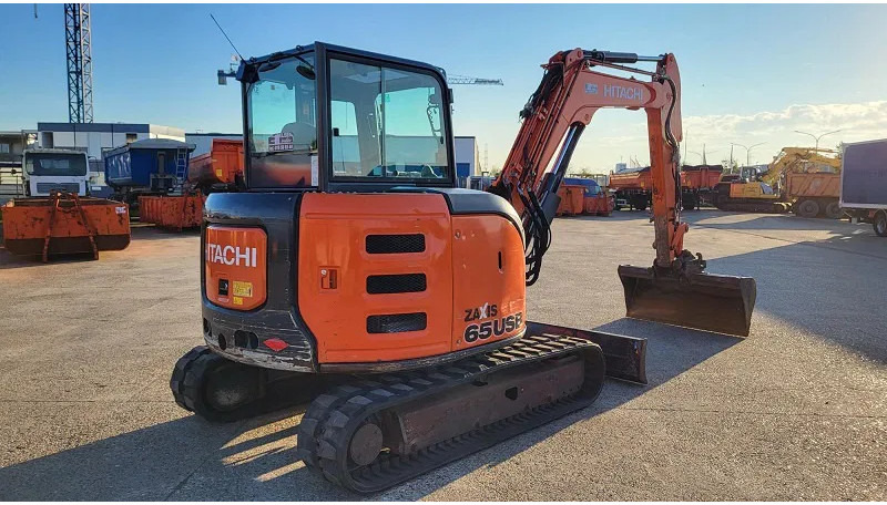 Hitachi ZX65USB-5A CLR - Vikšrinis ekskavatorius: foto 4 Hitachi ZX65USB-5A CLR - Vikšrinis ekskavatorius: foto 4