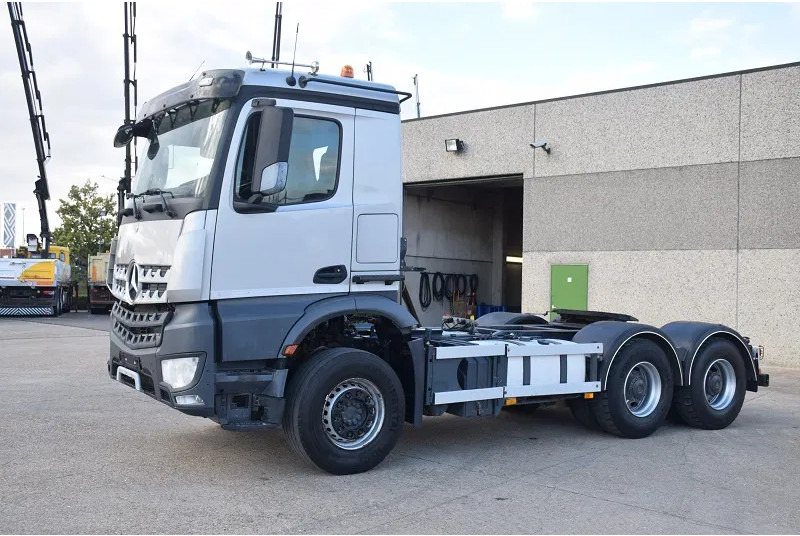 Mercedes-Benz Arocs 3345 - Vilkikas: foto 3 Mercedes-Benz Arocs 3345 - Vilkikas: foto 3