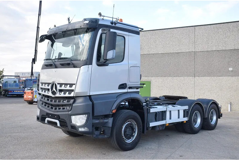 Mercedes-Benz Arocs 3345 - Vilkikas: foto 1 Mercedes-Benz Arocs 3345 - Vilkikas: foto 1