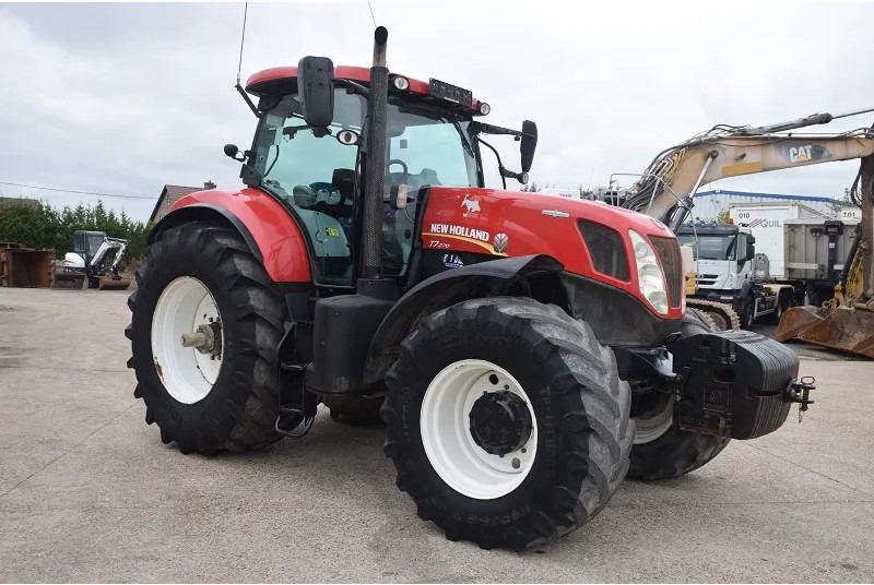 New Holland T7.270 4WD SA T7.270 4WD SA - Žemės ūkio technika: foto 3 New Holland T7.270 4WD SA T7.270 4WD SA - Žemės ūkio technika: foto 3
