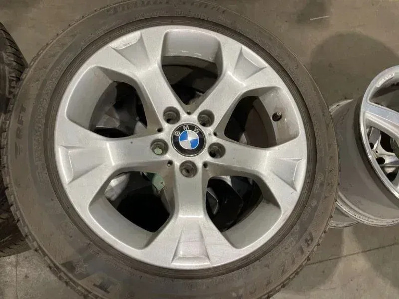 BMW *BMW velgen met Brigdestone banden *225/50 R17 - Padangos ir ratlankiai - Lengvasis automobilis: foto 2 BMW *BMW velgen met Brigdestone banden *225/50 R17 - Padangos ir ratlankiai - Lengvasis automobilis: foto 2