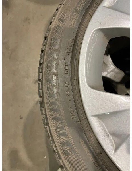 BMW *BMW velgen met Brigdestone banden *225/50 R17 - Padangos ir ratlankiai - Lengvasis automobilis: foto 3 BMW *BMW velgen met Brigdestone banden *225/50 R17 - Padangos ir ratlankiai - Lengvasis automobilis: foto 3