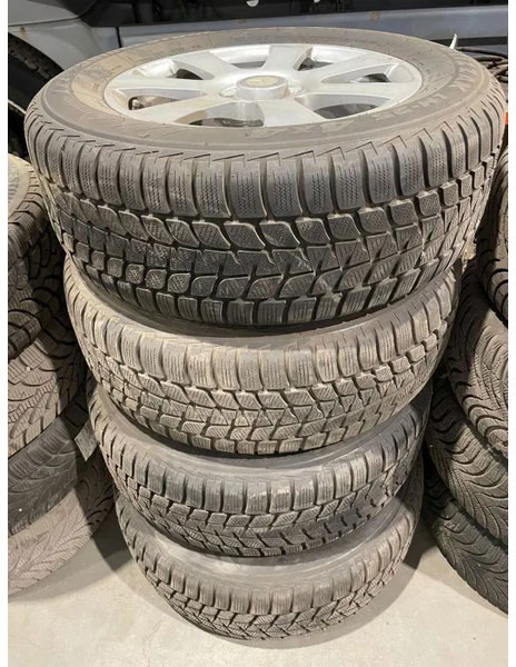 Bridgestone *Mercedes velgen 17 inch met Bridgestone banden*235/60 R17 - Padangos ir ratlankiai - Lengvasis automobilis: foto 1 Bridgestone *Mercedes velgen 17 inch met Bridgestone banden*235/60 R17 - Padangos ir ratlankiai - Lengvasis automobilis: foto 1