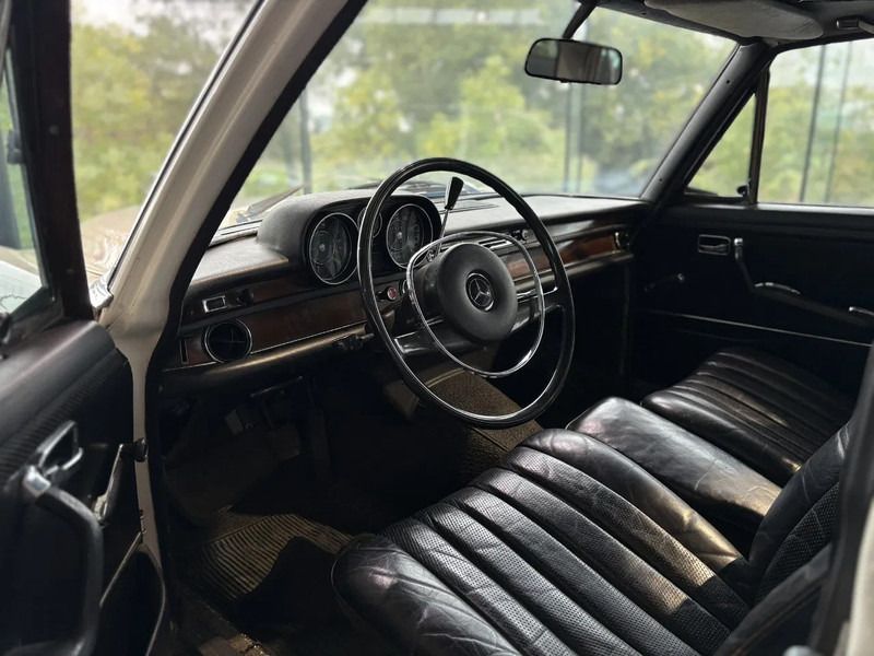 Mercedes-Benz 280SE *OldTimer*Automaat*LerenZetels*Schuifdak* - Lengvasis automobilis: foto 2 Mercedes-Benz 280SE *OldTimer*Automaat*LerenZetels*Schuifdak* - Lengvasis automobilis: foto 2