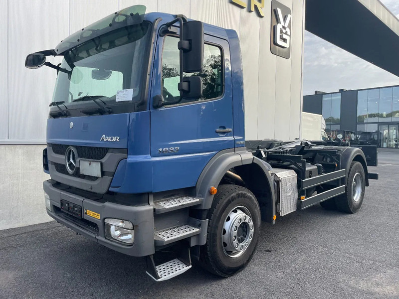 Mercedes-Benz Axor 1833 *cruise control*bluetooth*airconditioning*differentieelslot - Hook-lift sunkvežimis: foto 2 Mercedes-Benz Axor 1833 *cruise control*bluetooth*airconditioning*differentieelslot - Hook-lift sunkvežimis: foto 2