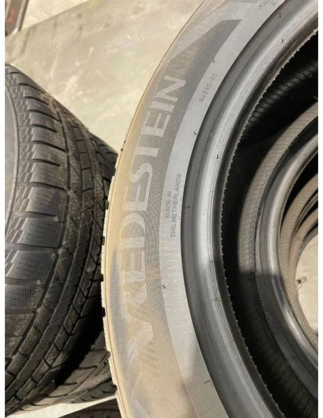 Vredestein Vredestein banden maat 255/50 R19 107 W M+S - Padanga - Lengvasis automobilis: foto 2 Vredestein Vredestein banden maat 255/50 R19 107 W M+S - Padanga - Lengvasis automobilis: foto 2