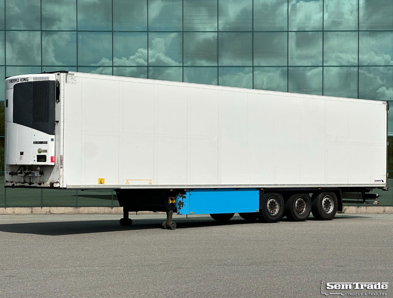 Diversen SCBS3B Thermo King SLXe 300 Lift Axle Holland Trailer 3 Pieces IN Stock - Refrižeratorius puspriekabė: foto 1 Diversen SCBS3B Thermo King SLXe 300 Lift Axle Holland Trailer 3 Pieces IN Stock - Refrižeratorius puspriekabė: foto 1