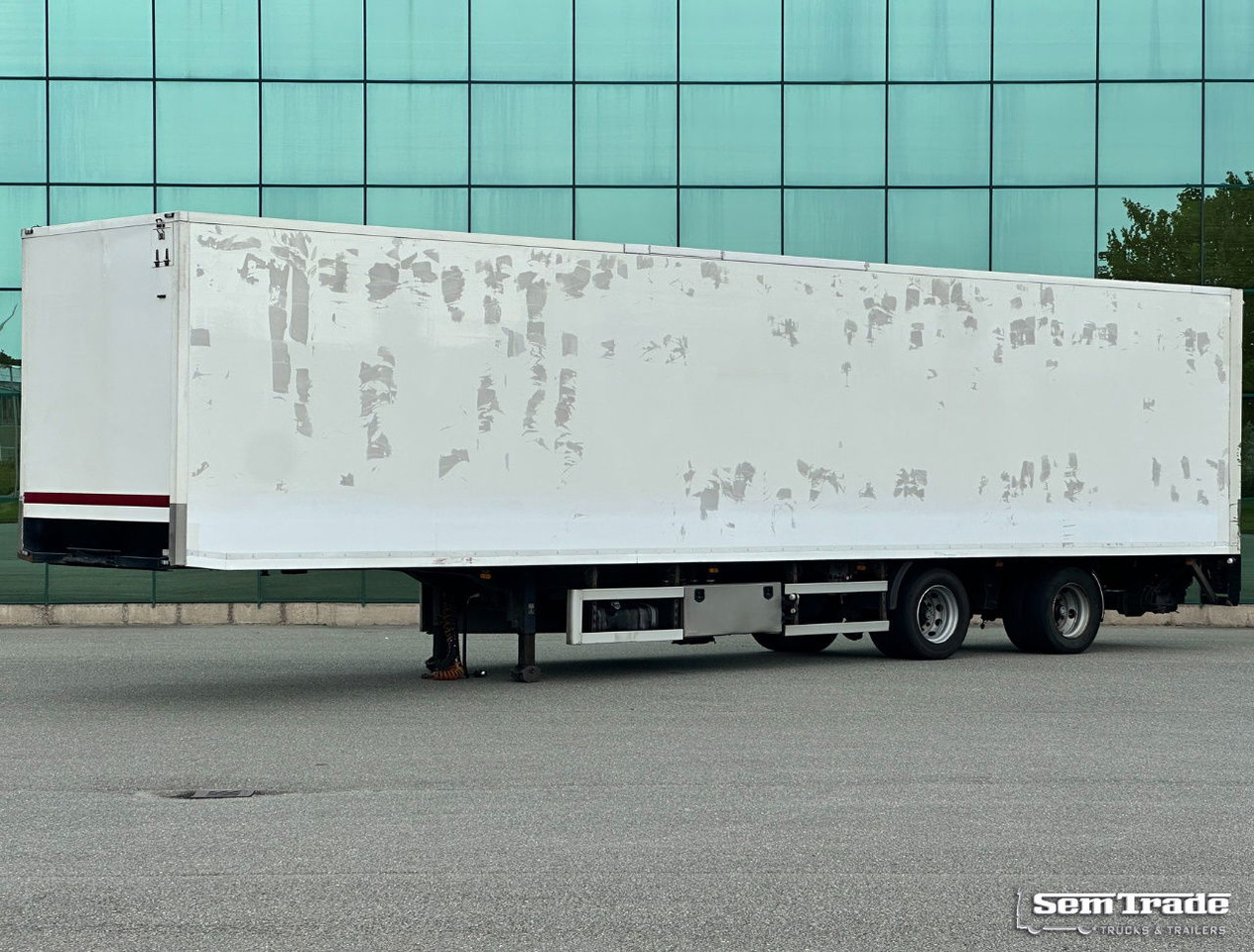 Lamboo T03 Isolated BOX + Heater Steering Axle Lift Axle Tail Lift NL-Trailer - Furgonas puspriekabė: foto 1 Lamboo T03 Isolated BOX + Heater Steering Axle Lift Axle Tail Lift NL-Trailer - Furgonas puspriekabė: foto 1
