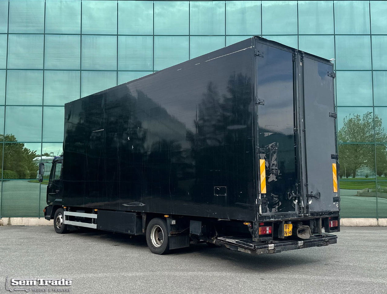 MAN LE 220C Euro 3 Isolated BOX + BOX Heater 740 x 240 x 295 CM Inside Holland Truck - Furgonas sunkvežimis: foto 3 MAN LE 220C Euro 3 Isolated BOX + BOX Heater 740 x 240 x 295 CM Inside Holland Truck - Furgonas sunkvežimis: foto 3