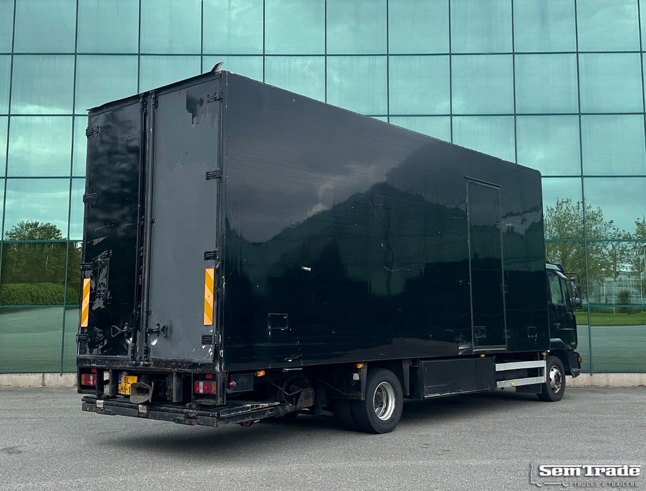 MAN LE 220C Euro 3 Isolated BOX + BOX Heater 740 x 240 x 295 CM Inside Holland Truck - Furgonas sunkvežimis: foto 4 MAN LE 220C Euro 3 Isolated BOX + BOX Heater 740 x 240 x 295 CM Inside Holland Truck - Furgonas sunkvežimis: foto 4