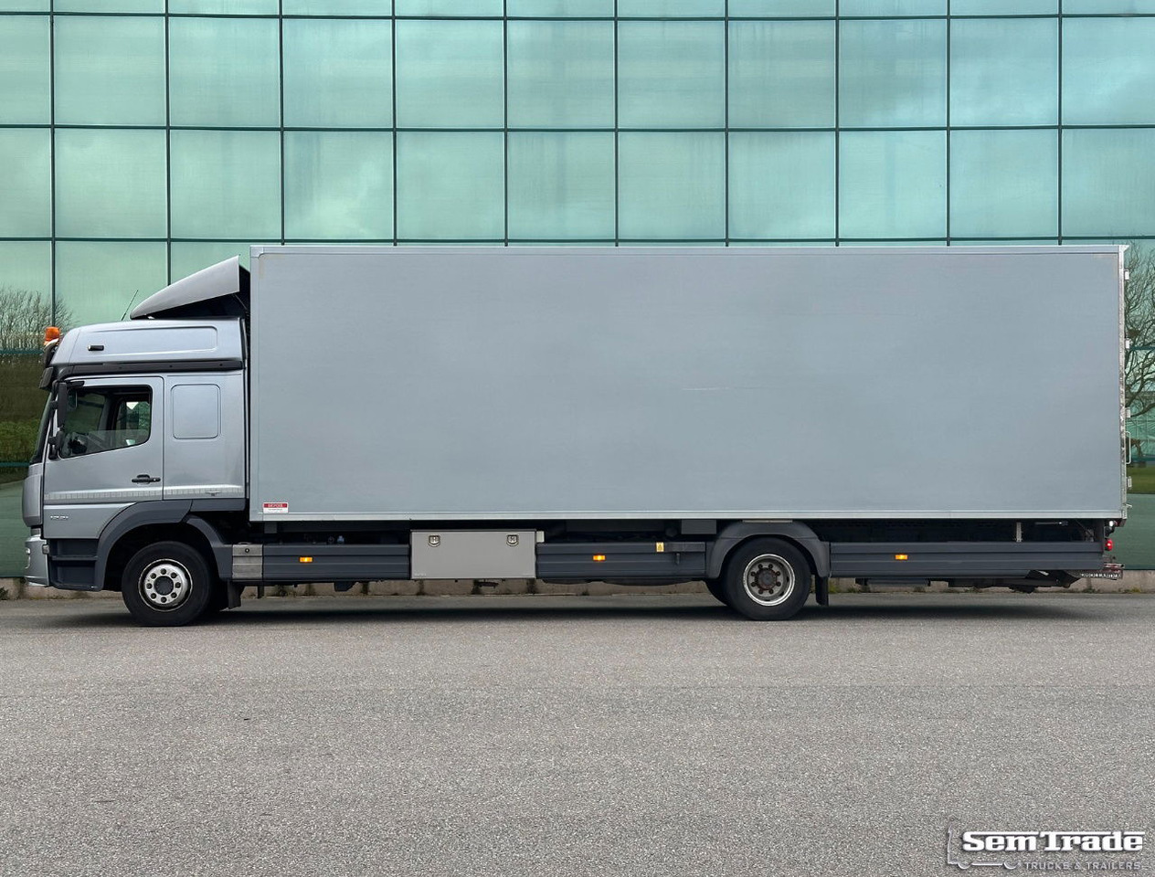 Mercedes-Benz Atego 1221 Euro 6 Isolated BOX + Heater Side Door Tail Lift 336.00 - Furgonas sunkvežimis: foto 2 Mercedes-Benz Atego 1221 Euro 6 Isolated BOX + Heater Side Door Tail Lift 336.00 - Furgonas sunkvežimis: foto 2
