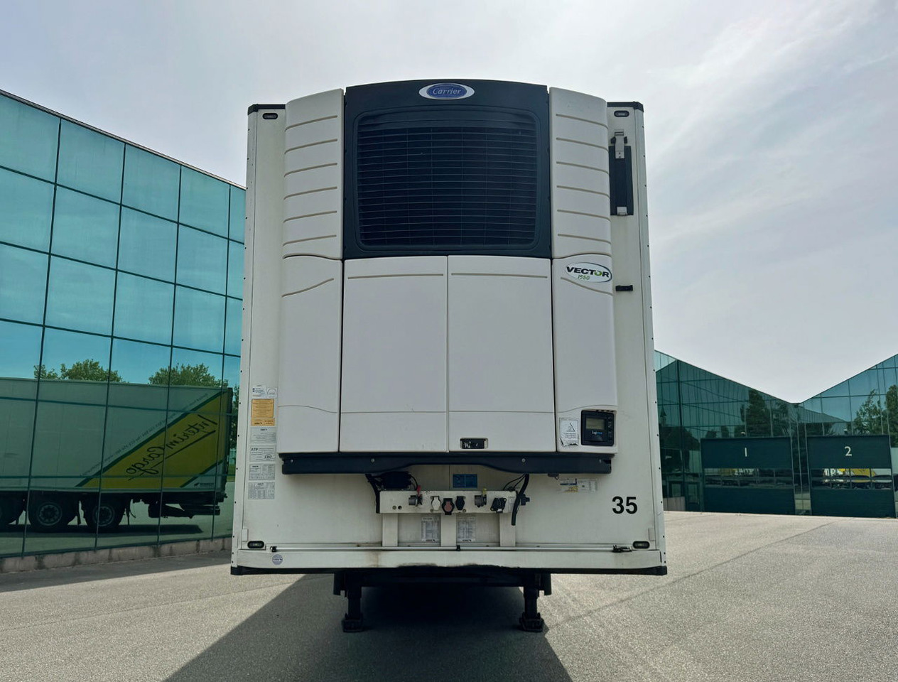 Refrižeratorius puspriekabė Schmitz Cargobull SCBS3B 275 CM High 250 Wide Tail Lift Carrier Vector 1550 Dopp: foto 8