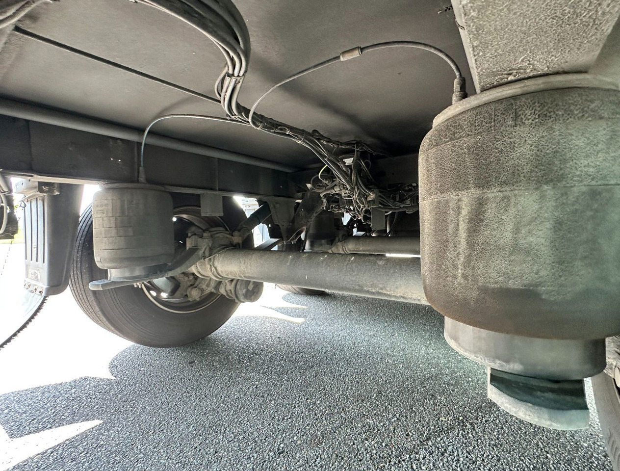 Refrižeratorius puspriekabė Schmitz Cargobull SCBS3B Carrier Vector 1550 Tail Lift 275 CM High Inside TOP Condition: foto 16 Refrižeratorius puspriekabė Schmitz Cargobull SCBS3B Carrier Vector 1550 Tail Lift 275 CM High Inside TOP Condition: foto 16