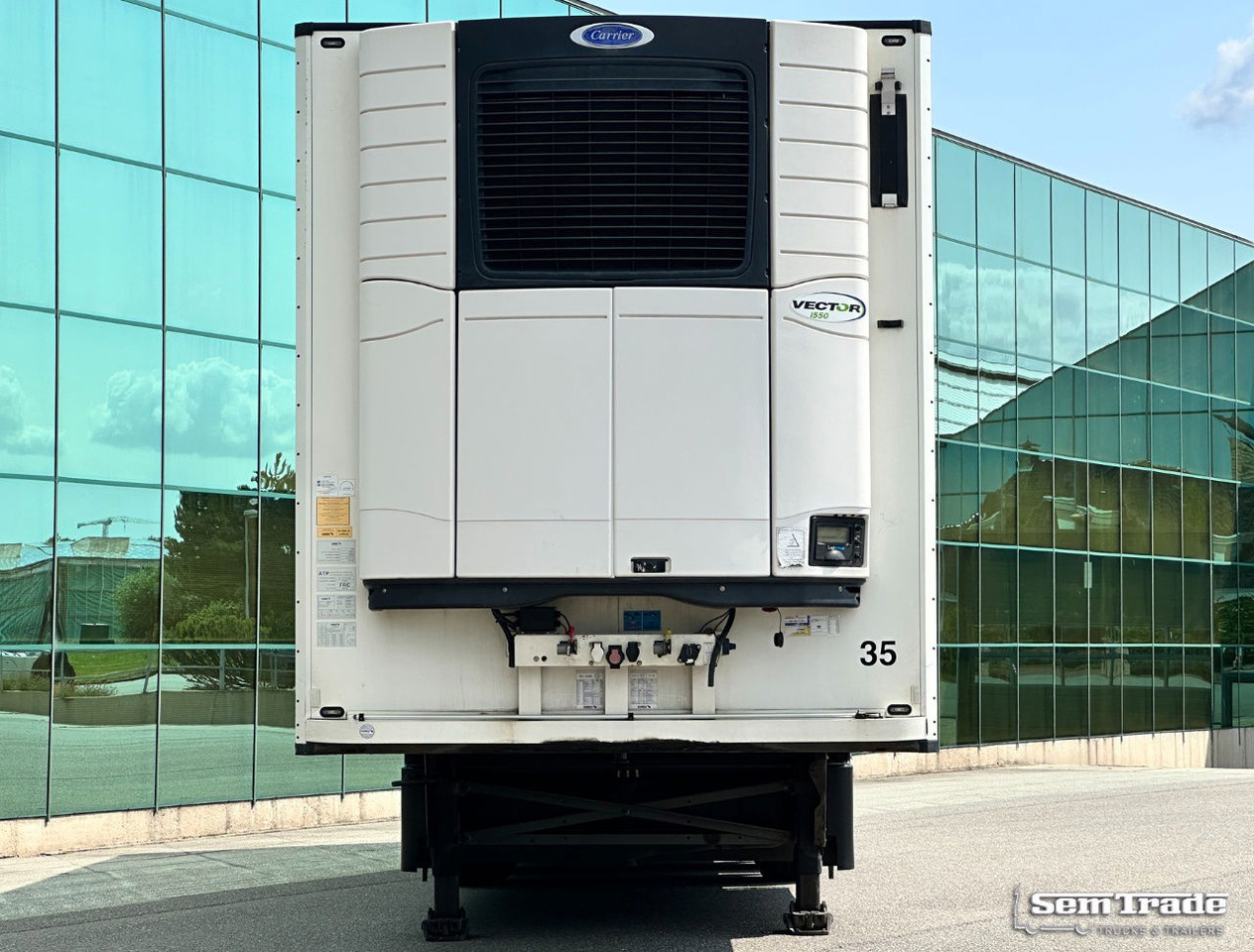 Refrižeratorius puspriekabė Schmitz Cargobull SCBS3B Carrier Vector 1550 Tail Lift 275 CM High Inside TOP Condition: foto 7 Refrižeratorius puspriekabė Schmitz Cargobull SCBS3B Carrier Vector 1550 Tail Lift 275 CM High Inside TOP Condition: foto 7