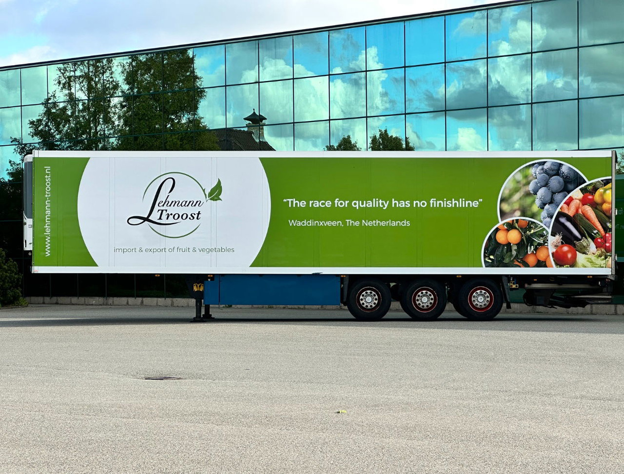 Schmitz Cargobull SKO 24 Thermo King SLX 200 Only 3645 Engine Hours 2X Lift Axle Flowerwide 270 CM High Inside Tail Lift NL-Trailer - Refrižeratorius puspriekabė: foto 2 Schmitz Cargobull SKO 24 Thermo King SLX 200 Only 3645 Engine Hours 2X Lift Axle Flowerwide 270 CM High Inside Tail Lift NL-Trailer - Refrižeratorius puspriekabė: foto 2