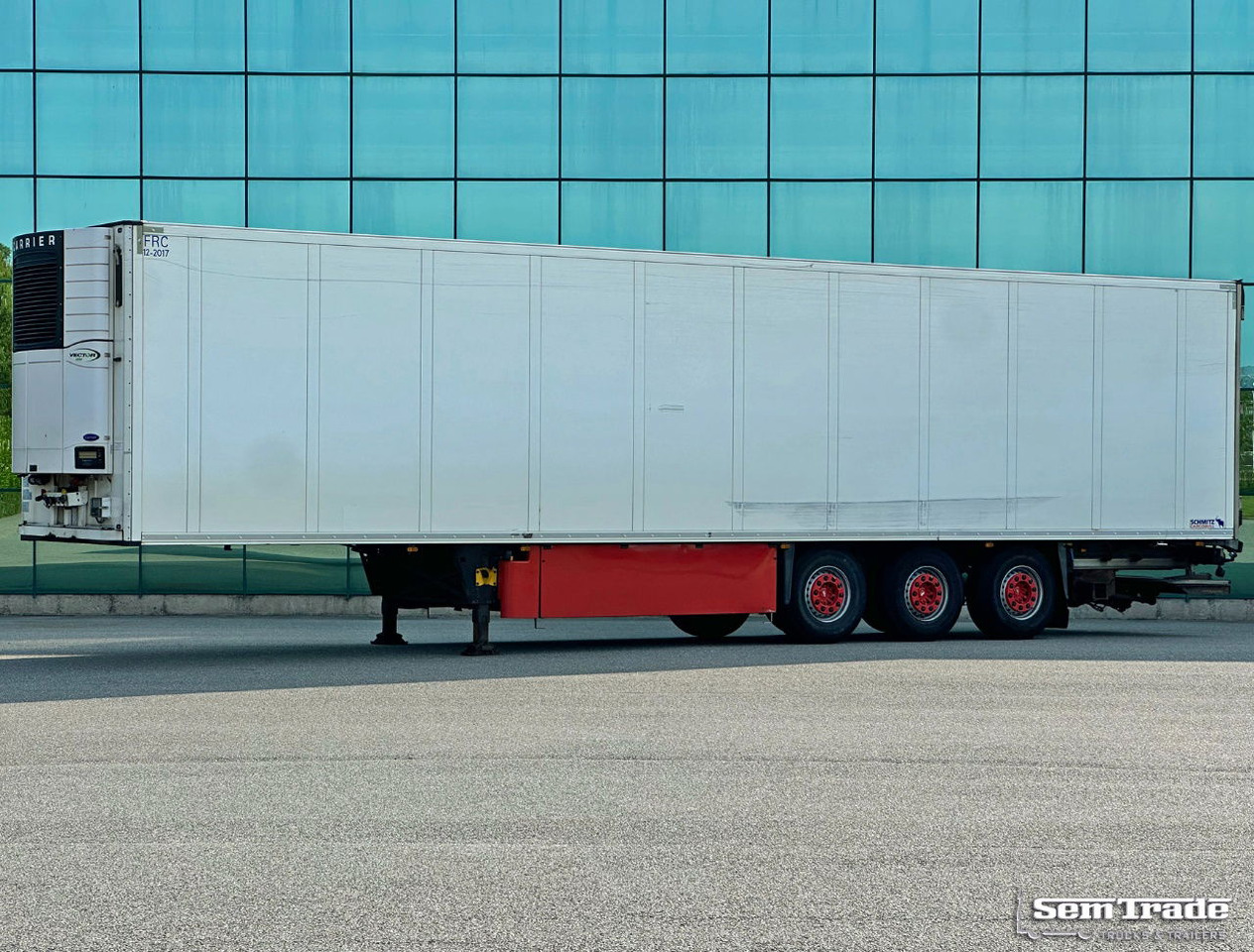 Schmitz Cargobull SKO24 Carrier Vector 1850 2X Lift Axle Flowerwide 270 CM High Holland Trailer - Refrižeratorius puspriekabė: foto 1 Schmitz Cargobull SKO24 Carrier Vector 1850 2X Lift Axle Flowerwide 270 CM High Holland Trailer - Refrižeratorius puspriekabė: foto 1