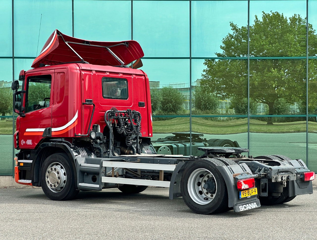 Scania P320 Euro 5 Full AIR DAY CAB LOW Deck 615.000 KM Holland Truck - Vilkikas: foto 3 Scania P320 Euro 5 Full AIR DAY CAB LOW Deck 615.000 KM Holland Truck - Vilkikas: foto 3