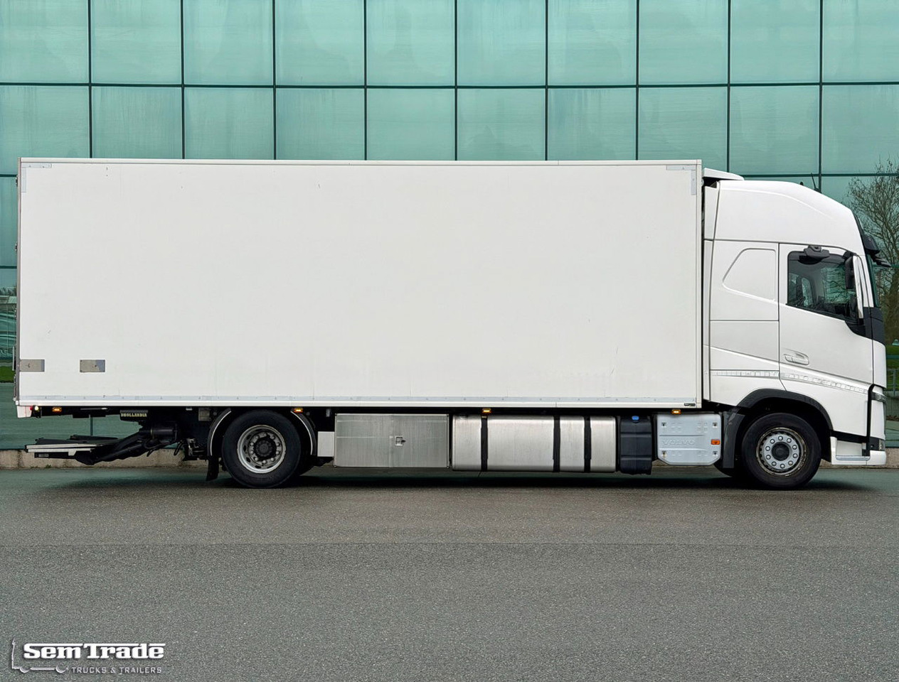 Volvo FH 13.460 I-Park Cool Themo King UT-800 VAN Beurden BOX Tail Lift TOP Condition NL-Truck - Refrižeratorius sunkvežimis: foto 5 Volvo FH 13.460 I-Park Cool Themo King UT-800 VAN Beurden BOX Tail Lift TOP Condition NL-Truck - Refrižeratorius sunkvežimis: foto 5