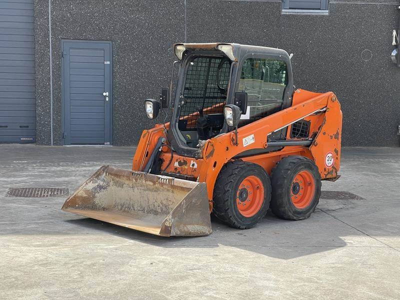 Bobcat S 450 - Ratinis krautuvas: foto 1 Bobcat S 450 - Ratinis krautuvas: foto 1