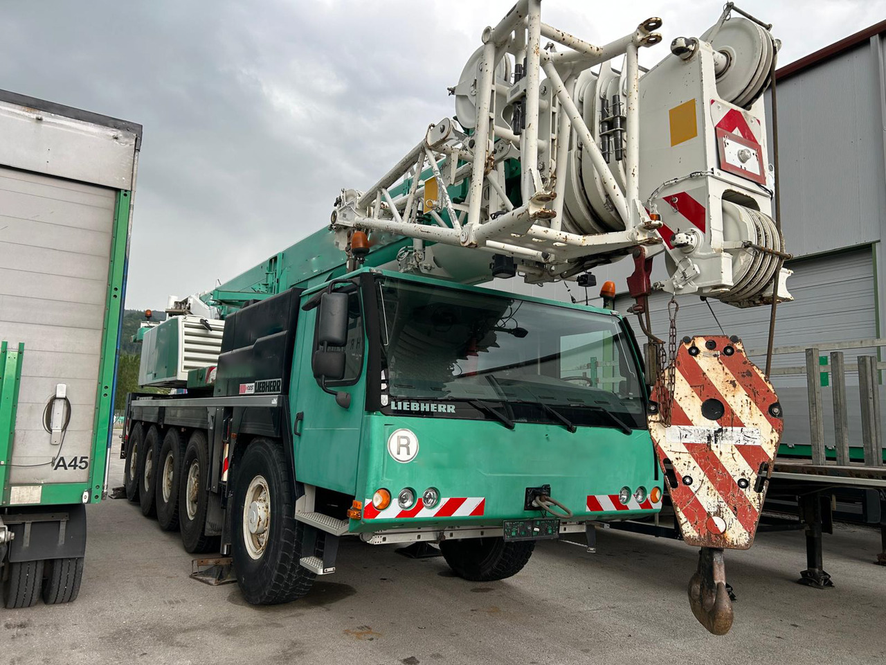 LIEBHERR LTM 1100-5.2 - Autokranas: foto 1 LIEBHERR LTM 1100-5.2 - Autokranas: foto 1