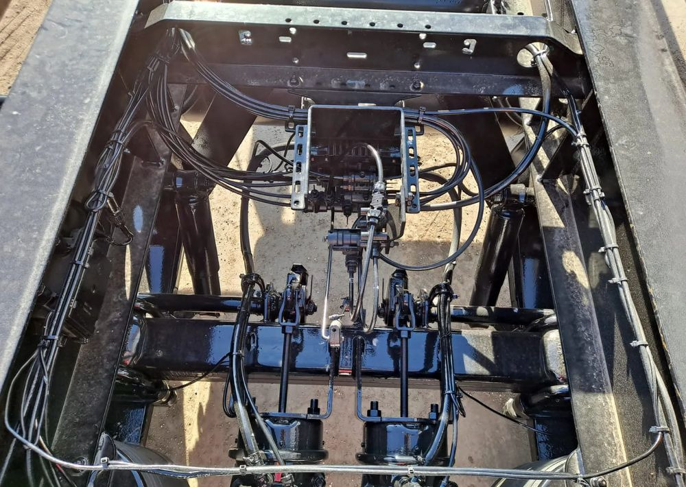 Konteineris-vežimus/ Sukeisti kūną priekaba Krone Przyczepa Krone BDF 2017r: foto 8