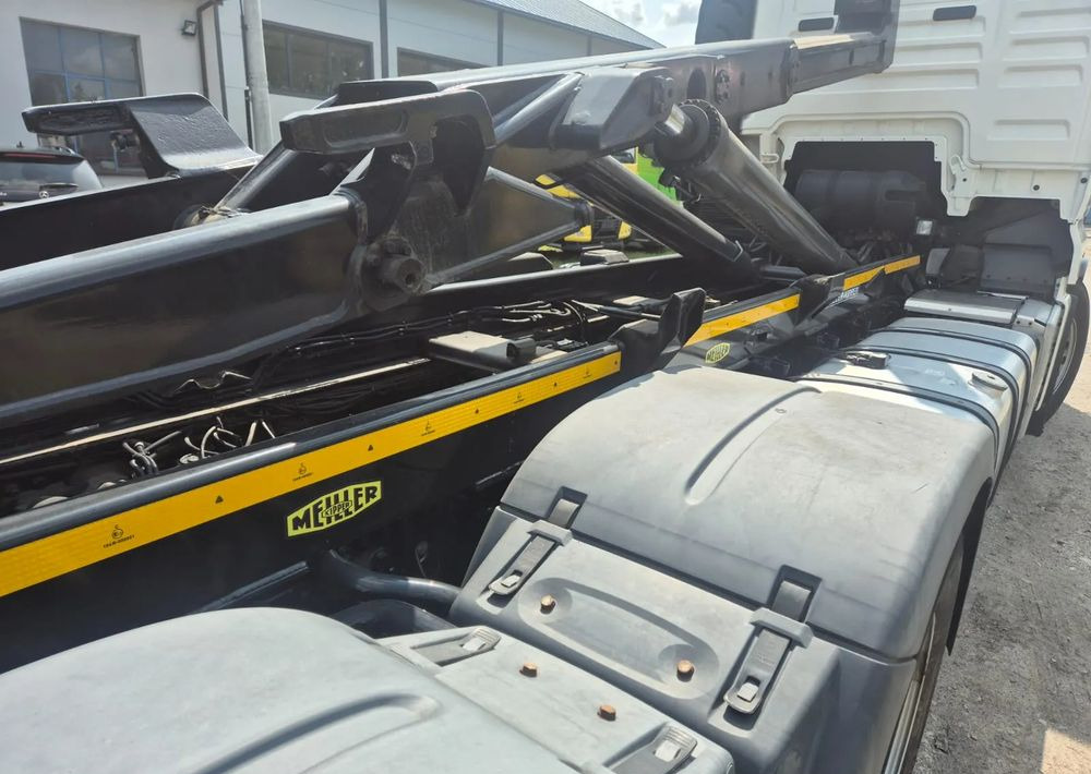 MAN TGX 26-460 Hakowiec oś skrętna - Hook-lift sunkvežimis: foto 5 MAN TGX 26-460 Hakowiec oś skrętna - Hook-lift sunkvežimis: foto 5