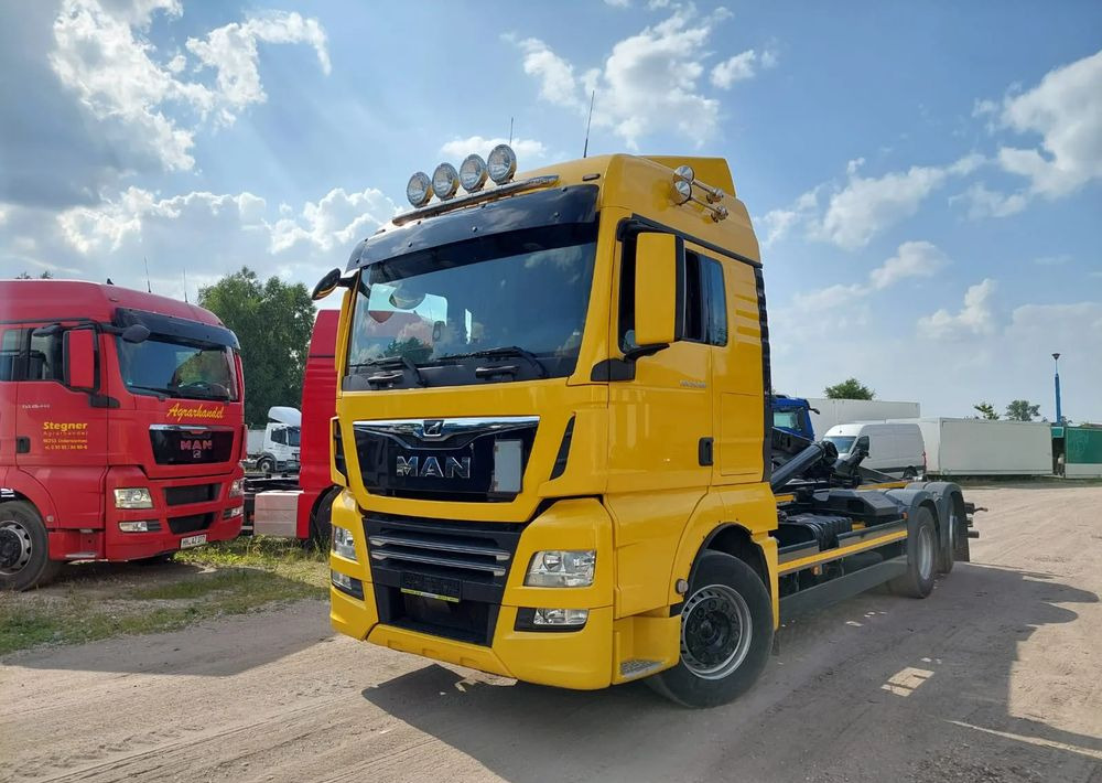 MAN TGX 26-500 Hakowiec oś skrętna - Hook-lift sunkvežimis: foto 2 MAN TGX 26-500 Hakowiec oś skrętna - Hook-lift sunkvežimis: foto 2