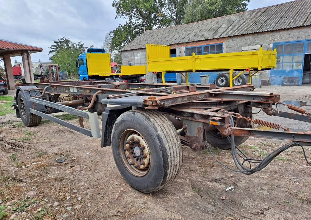 Schmitz Cargobull Przyczepa Schmitz BDF - Konteineris-vežimus/ Sukeisti kūną priekaba: foto 4 Schmitz Cargobull Przyczepa Schmitz BDF - Konteineris-vežimus/ Sukeisti kūną priekaba: foto 4