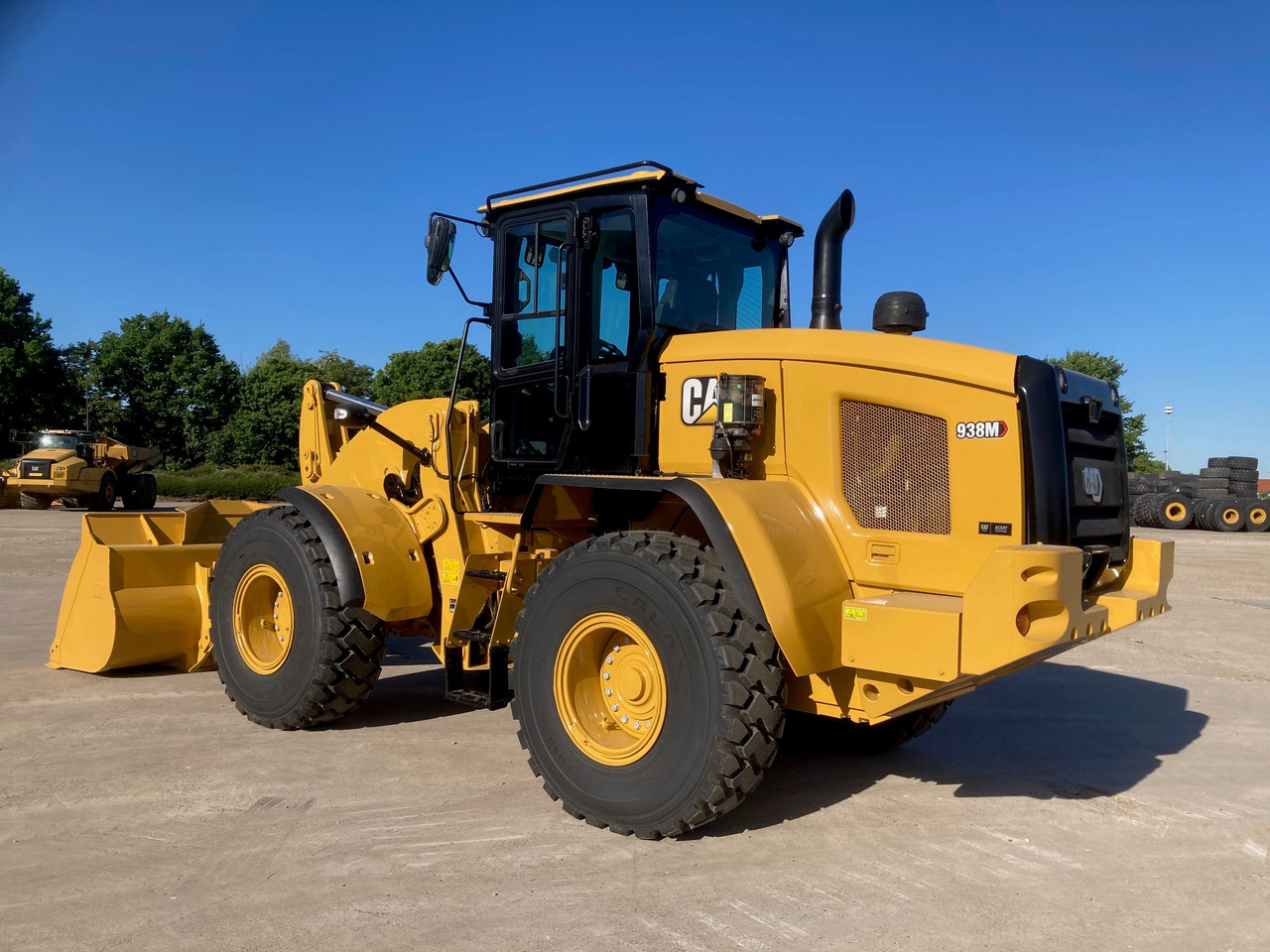 CATERPILLAR 938M - Ratinis krautuvas: foto 1 CATERPILLAR 938M - Ratinis krautuvas: foto 1