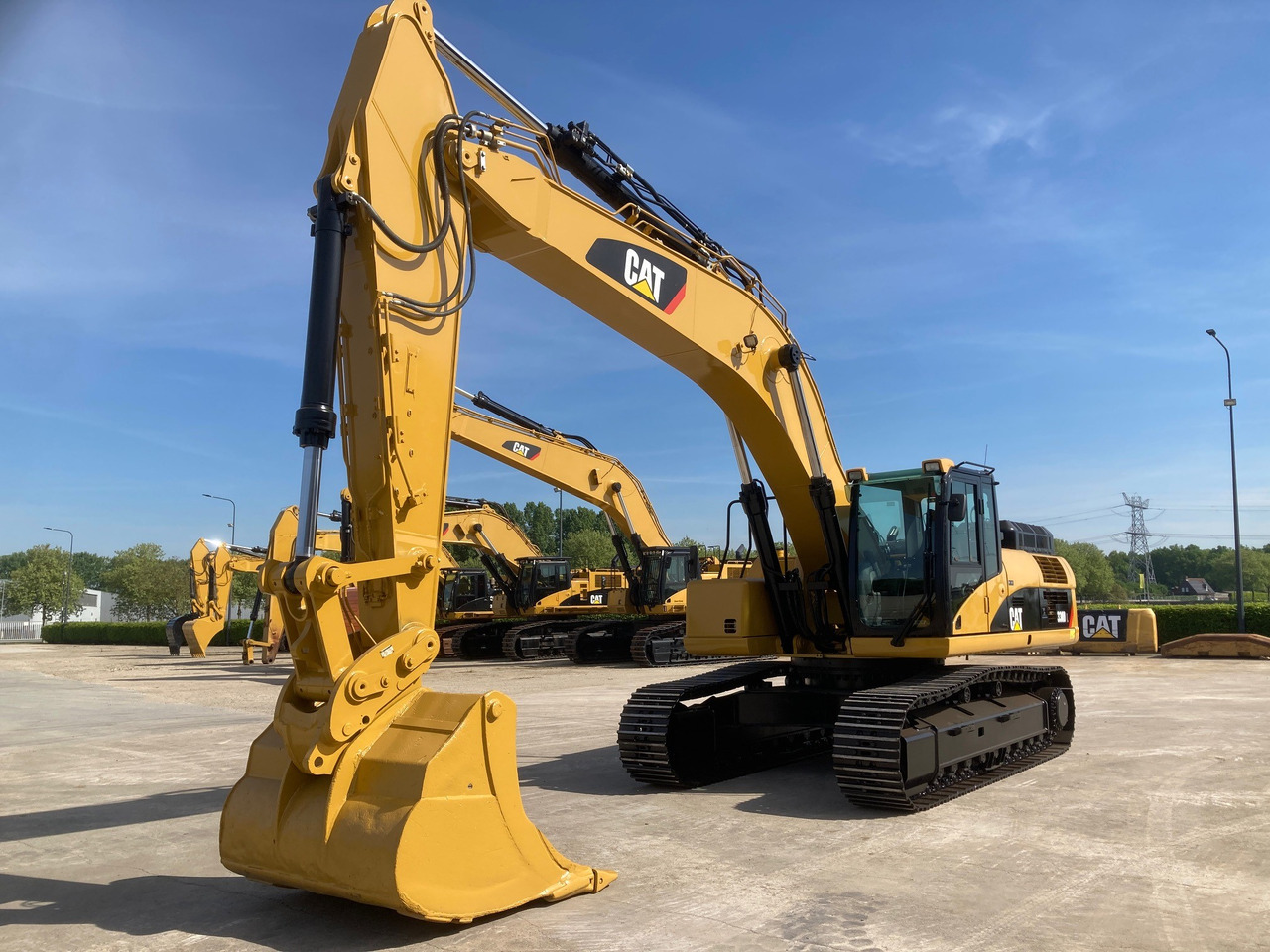 Caterpillar 330DL - Vikšrinis ekskavatorius: foto 3 Caterpillar 330DL - Vikšrinis ekskavatorius: foto 3