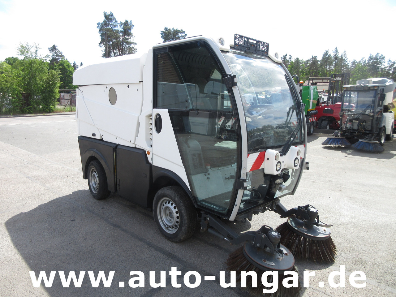 BUCHER CityCat CC1000 ERSATZTEILTRÄGER Kehrmaschine SPAREPARTS - Gatvių šlavimo mašina: foto 2 BUCHER CityCat CC1000 ERSATZTEILTRÄGER Kehrmaschine SPAREPARTS - Gatvių šlavimo mašina: foto 2