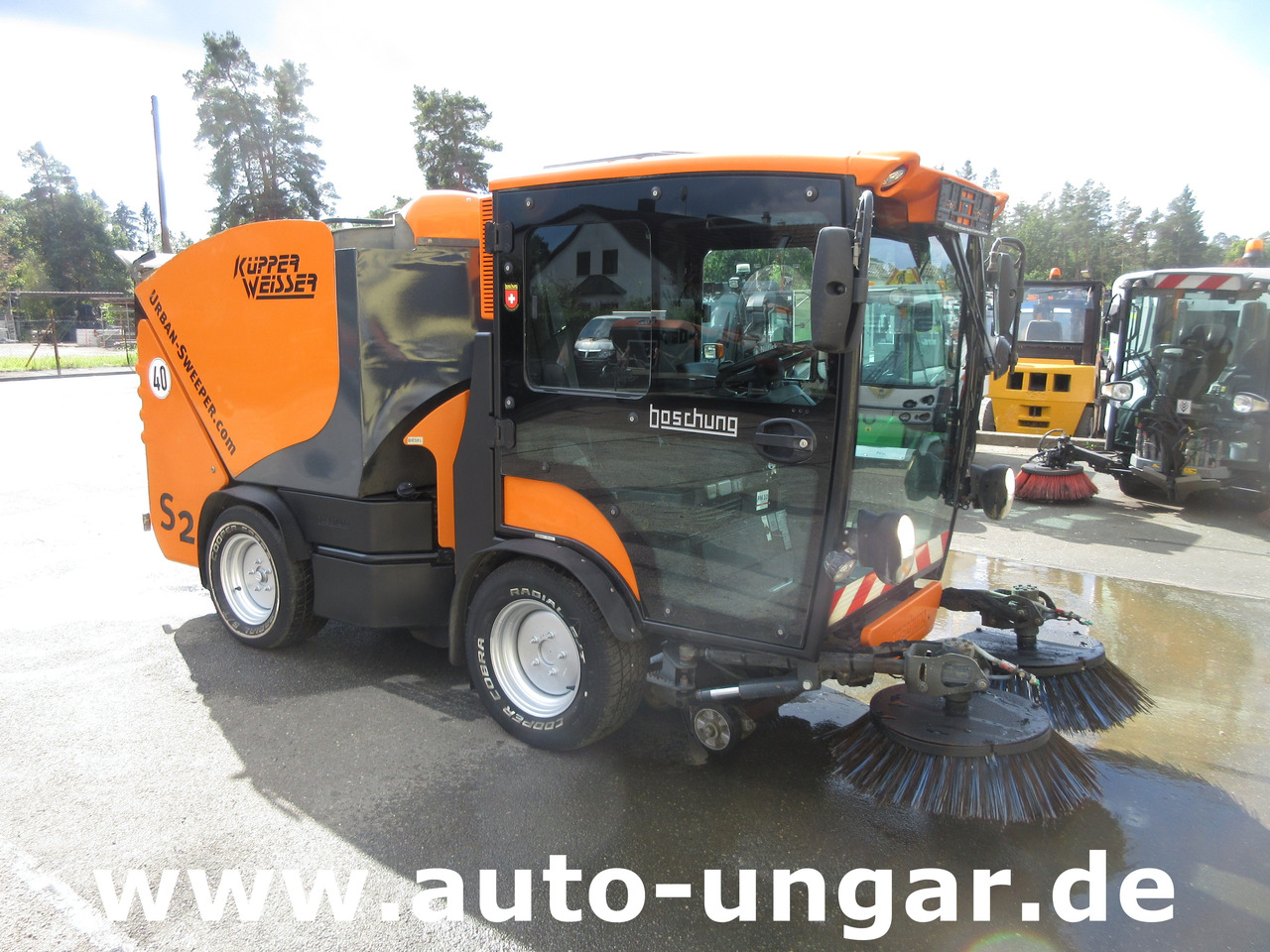 Boschung S2 Küpper-Weisser Kehrmaschine Urban Sweeper 2m³ Knicklenkung 40km/h - Gatvių šlavimo mašina: foto 4 Boschung S2 Küpper-Weisser Kehrmaschine Urban Sweeper 2m³ Knicklenkung 40km/h - Gatvių šlavimo mašina: foto 4