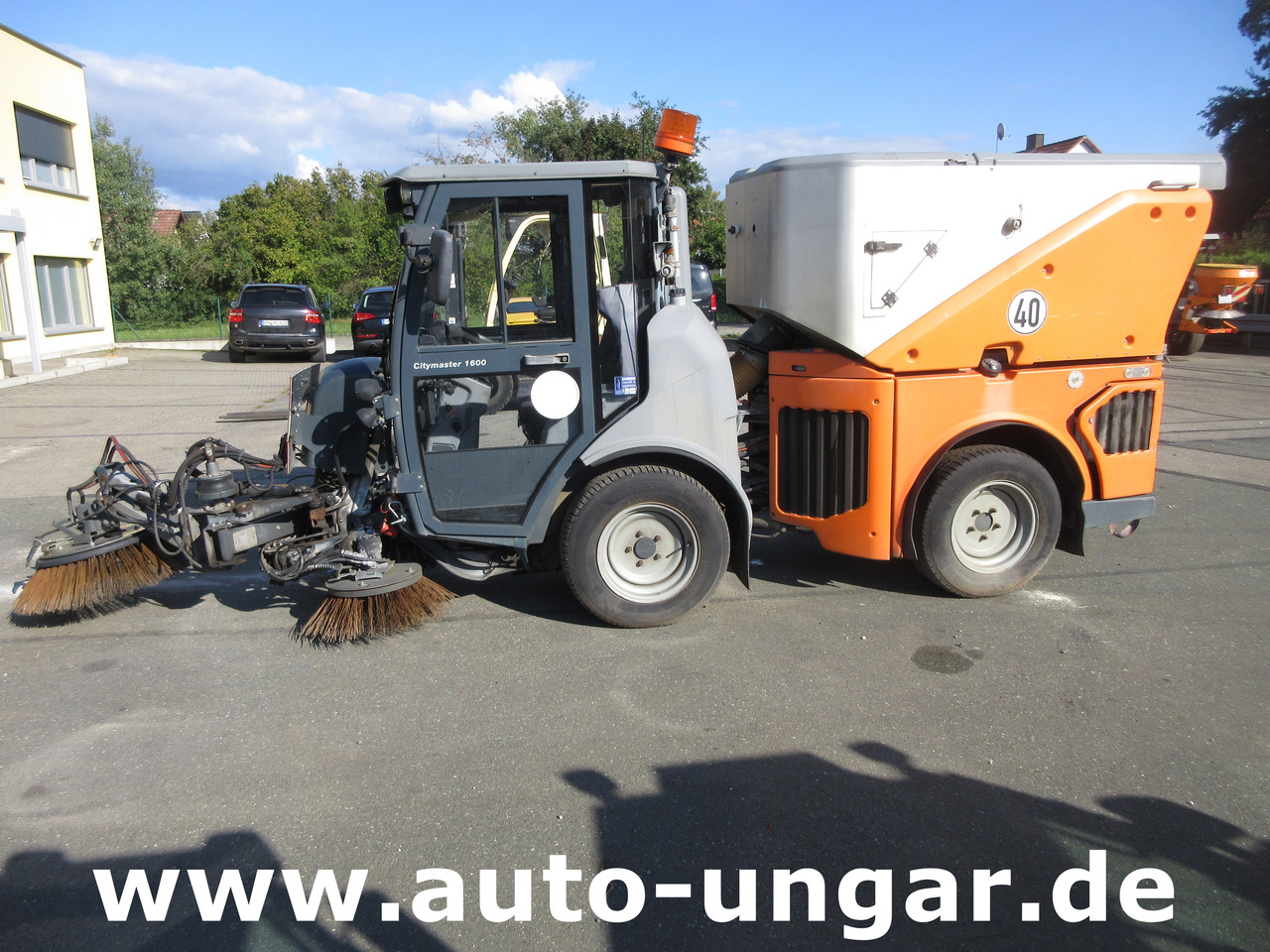 Hako CM 1600 Kehrmaschine 4x4 Baujahr 2018 3 Besen MOTORSCHADEN - Gatvių šlavimo mašina: foto 4 Hako CM 1600 Kehrmaschine 4x4 Baujahr 2018 3 Besen MOTORSCHADEN - Gatvių šlavimo mašina: foto 4