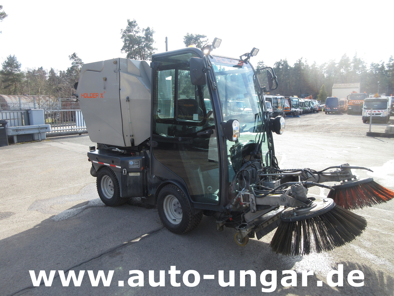Holder X45 Kubota Diesel Motor Baujahr 2019 Allrad Kehrmaschine Geräteträger - Komunalinis traktorius: foto 1 Holder X45 Kubota Diesel Motor Baujahr 2019 Allrad Kehrmaschine Geräteträger - Komunalinis traktorius: foto 1