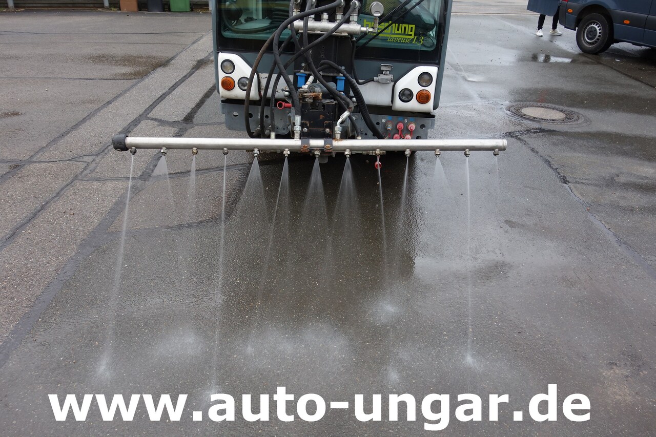 Boschung L3 Schwemmfahrzeug 4-Rad Lenkung Motorschaden - Komunalinė/ Specializuota technika: foto 2 Boschung L3 Schwemmfahrzeug 4-Rad Lenkung Motorschaden - Komunalinė/ Specializuota technika: foto 2