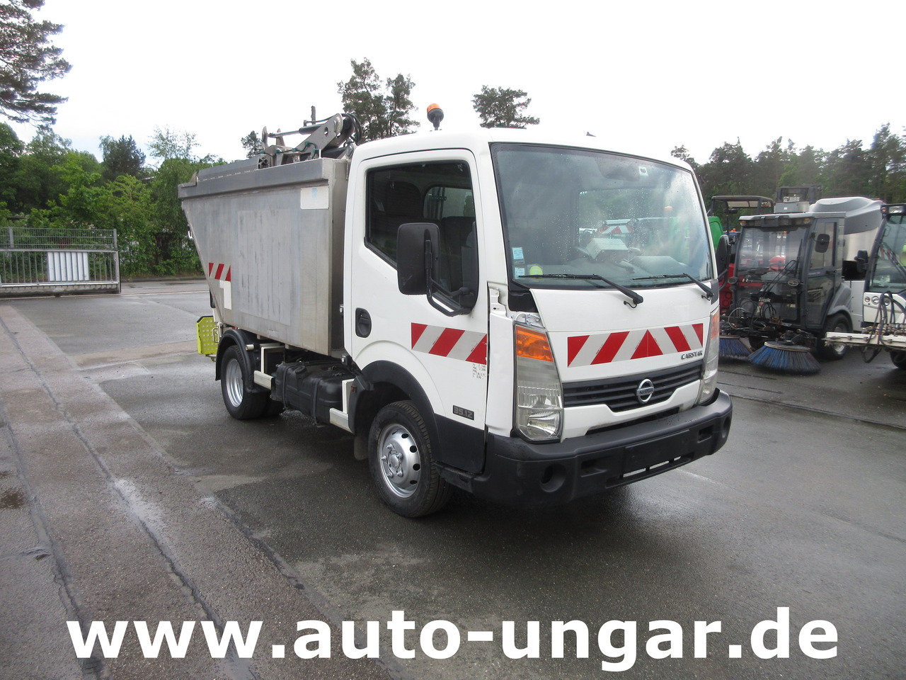 NISSAN Cabstar Faun City - Provence Benne Müllwagen Lifter Presse Kipper 3.500kg - Šiukšliavežis: foto 1 NISSAN Cabstar Faun City - Provence Benne Müllwagen Lifter Presse Kipper 3.500kg - Šiukšliavežis: foto 1