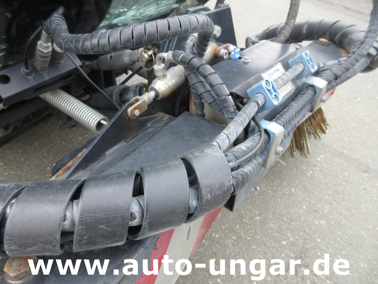 Nilfisk CR3500 CityRanger Schmidt Flexigo Multigo 4x4 Kehrmaschine Geräteträger - Gatvių šlavimo mašina: foto 5 Nilfisk CR3500 CityRanger Schmidt Flexigo Multigo 4x4 Kehrmaschine Geräteträger - Gatvių šlavimo mašina: foto 5