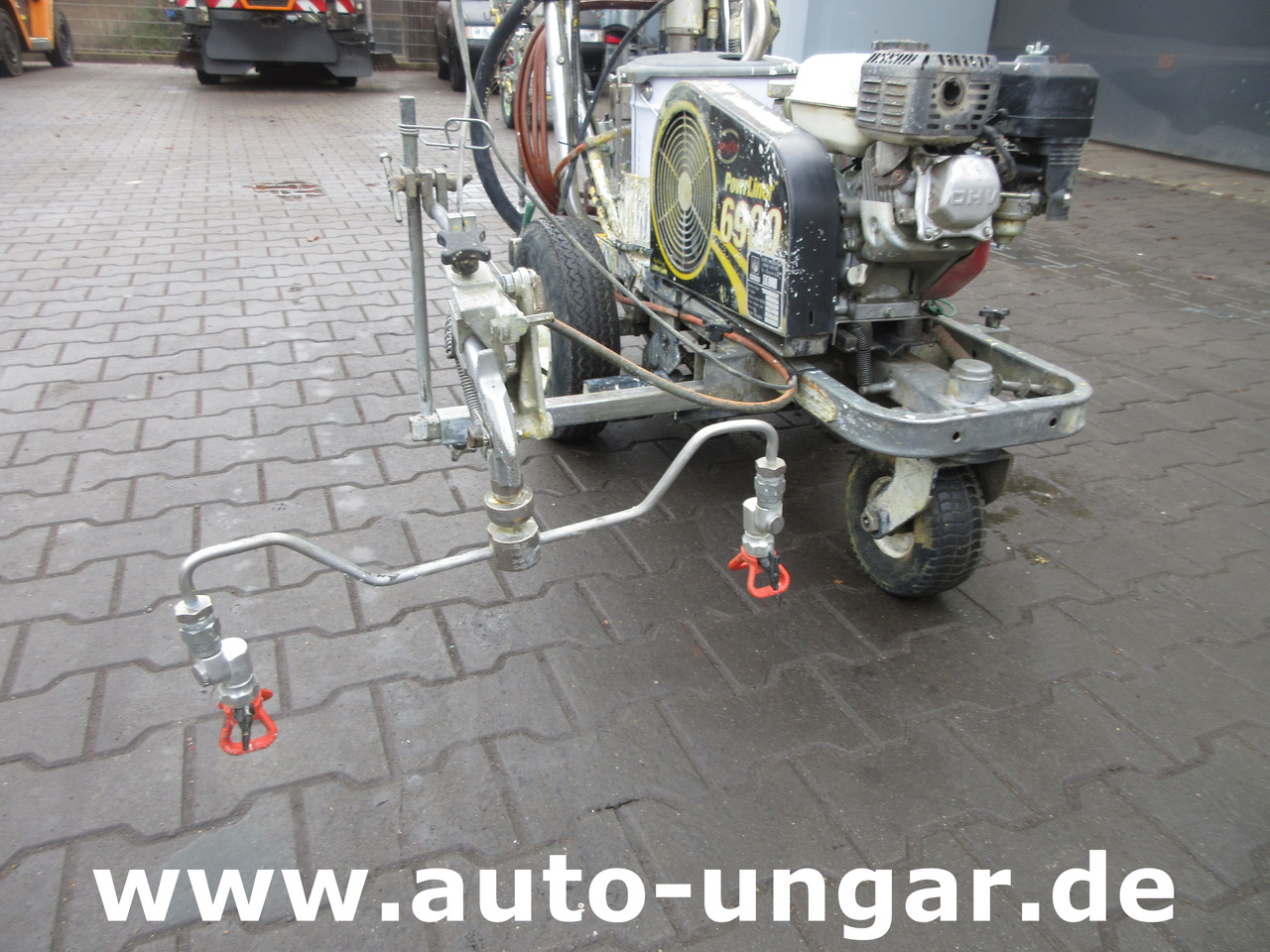 ProSign Powrliner 6900 Graco 200HS Speeflow Euroliners Airless Roadmarking Machine - Asfalto mašina: foto 2 ProSign Powrliner 6900 Graco 200HS Speeflow Euroliners Airless Roadmarking Machine - Asfalto mašina: foto 2