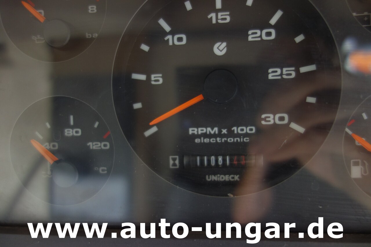 Gatvių šlavimo mašina Ravo C540 / 530 Kehrmaschine - Kärcher - Heckabsaugung - Motorschaden: foto 18